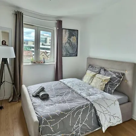 Le Chic Agil Avec Metro Aux Pieds Du Logement Lägenhet